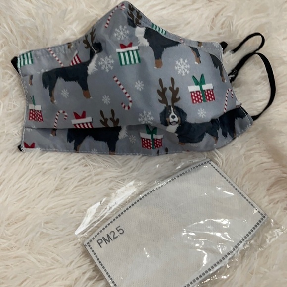 New Christmas dog face mask - Picture 1 of 4